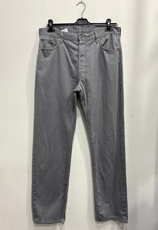 Levi’s 551 White Tab