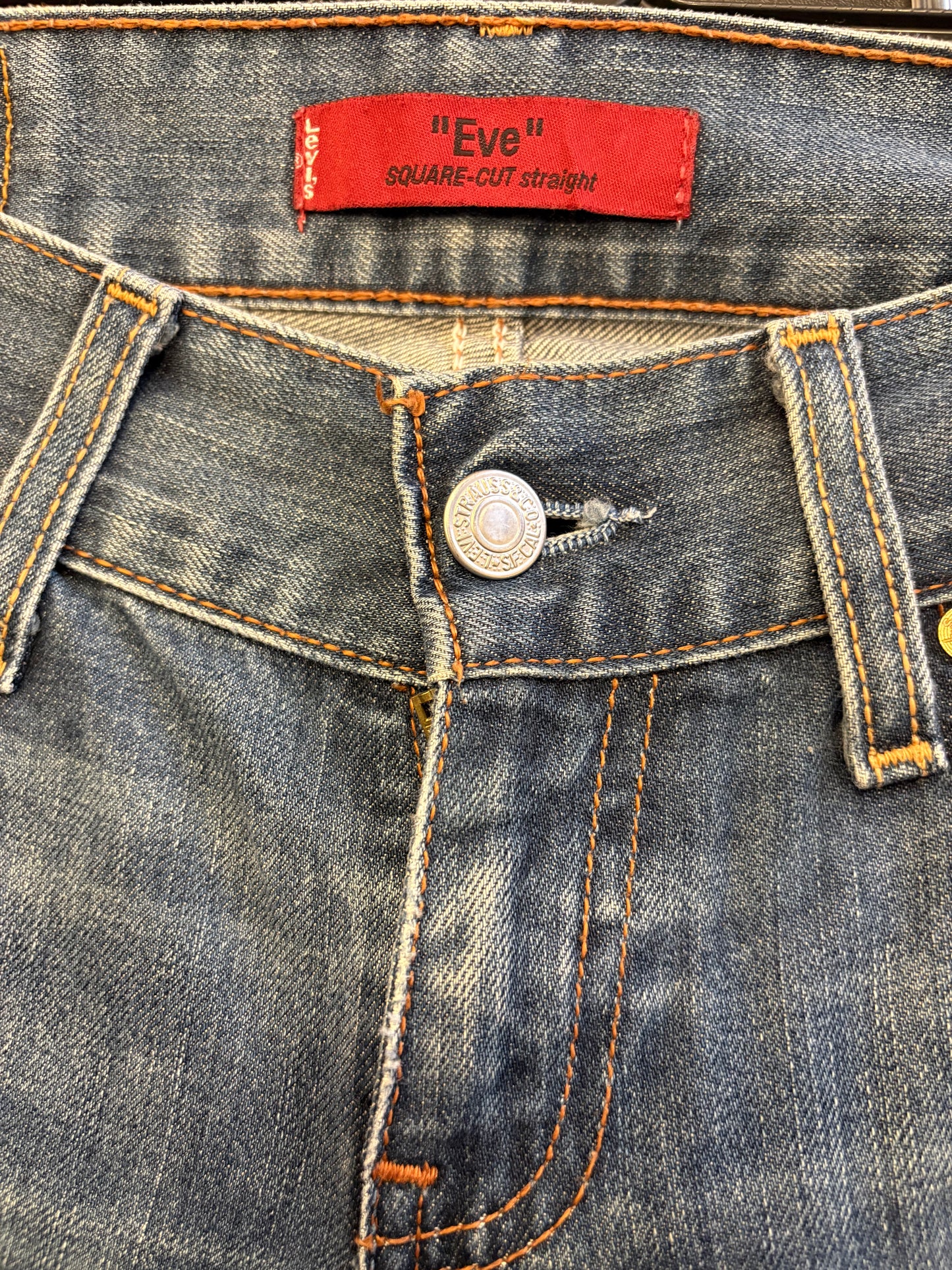 Levi’s Eve Square Cut